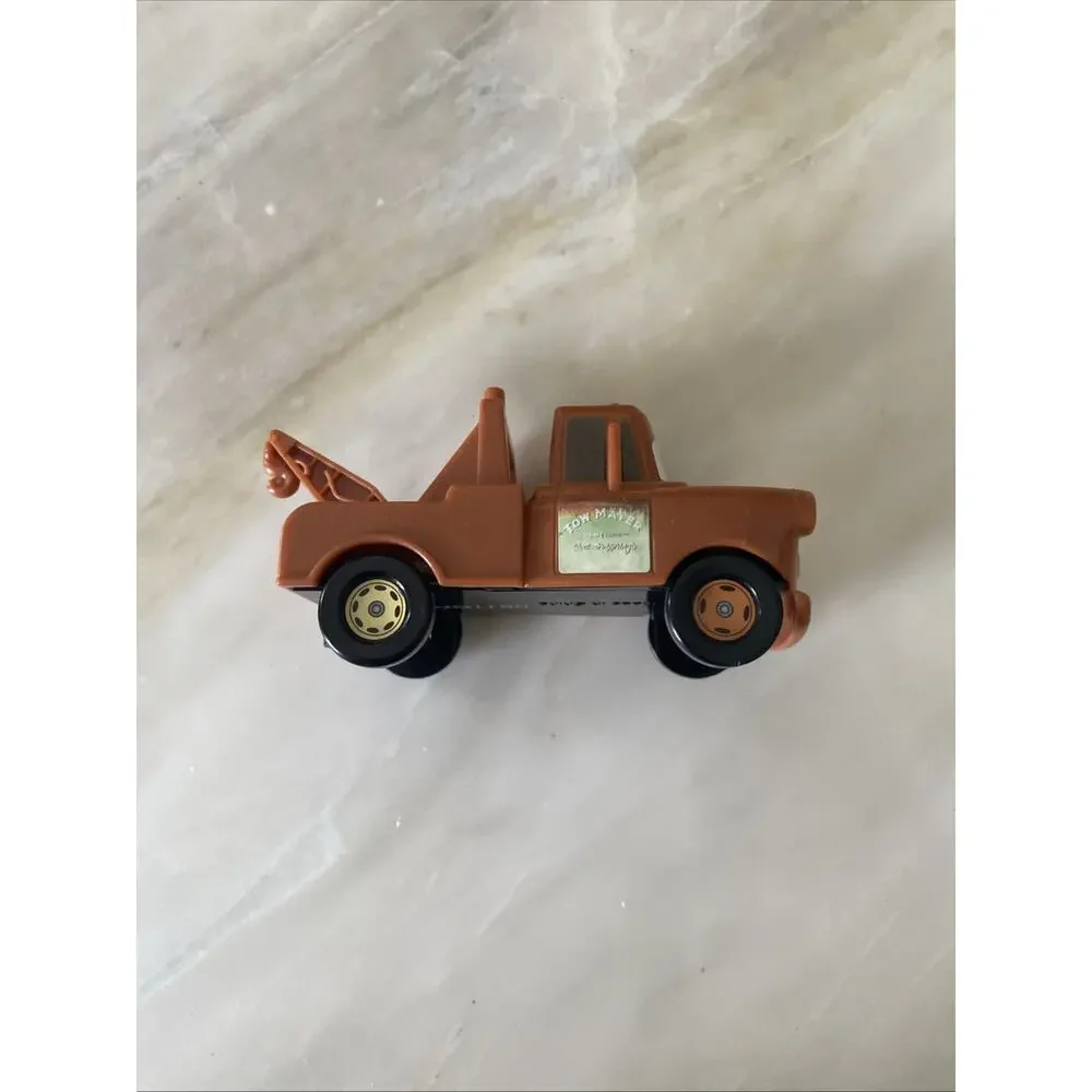 Disney Pixar Cars Tow Mater Plastic 2.5 inch light brown tan Toy